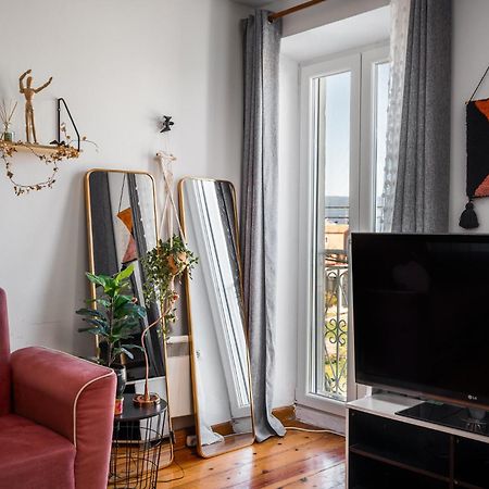 Laval Apartment Mantouki المظهر الخارجي الصورة