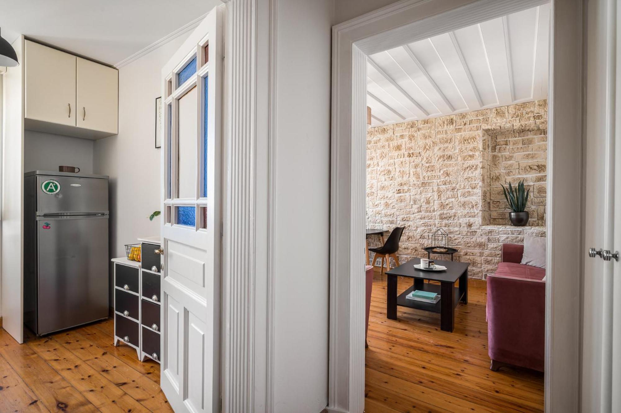 Laval Apartment Mantouki المظهر الخارجي الصورة