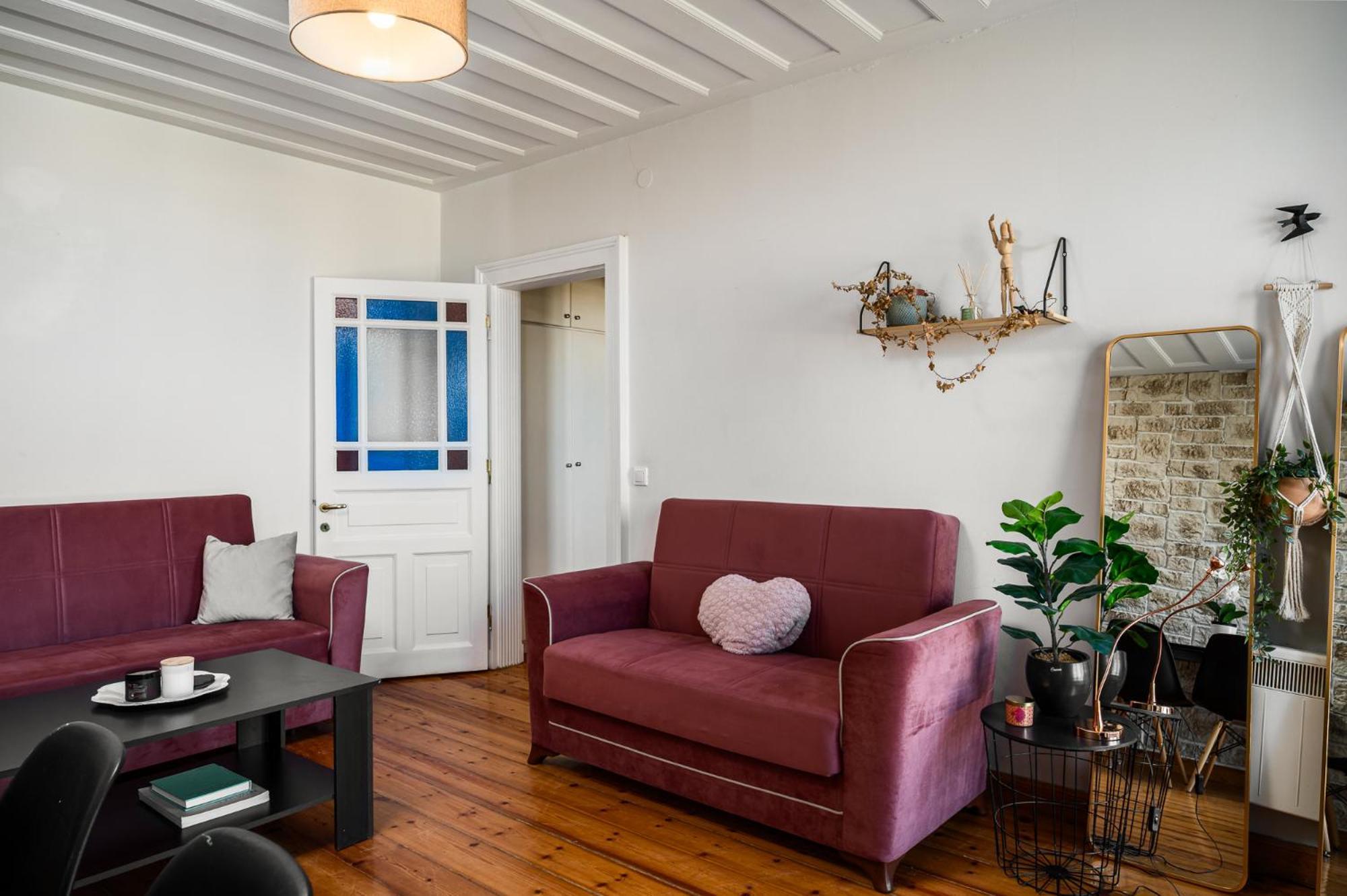 Laval Apartment Mantouki المظهر الخارجي الصورة