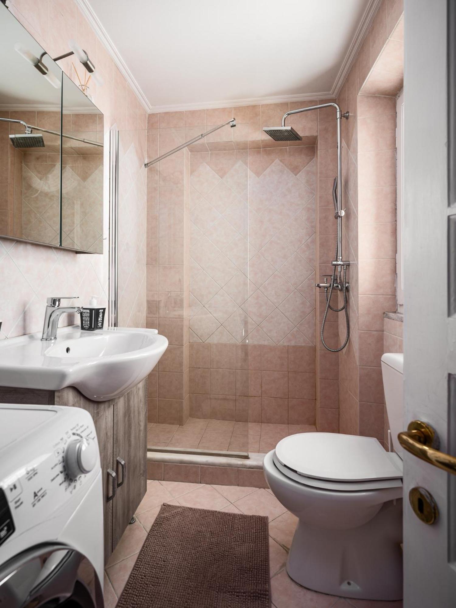 Laval Apartment Mantouki المظهر الخارجي الصورة