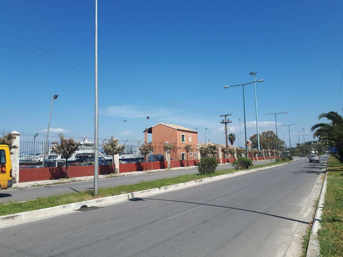 Laval Apartment Mantouki المظهر الخارجي الصورة